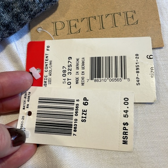 100% Wool harvé benard Petite Pencil Skirt Size 6P. NWT - Picture 6 of 6